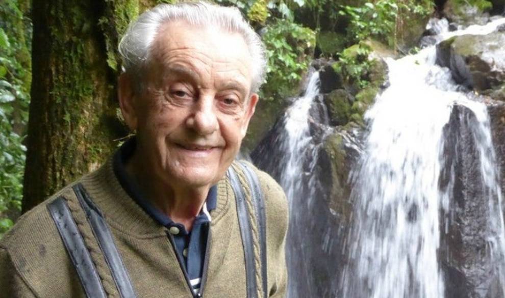 La historia del hombre que vive en la selva que plantó él mismo hace 40 años