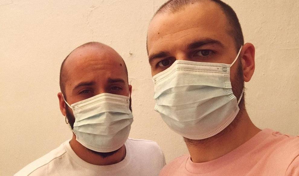 Insultos, rechazo y homofobia: el acoso a una pareja gay con covid en un pueblo de Málaga