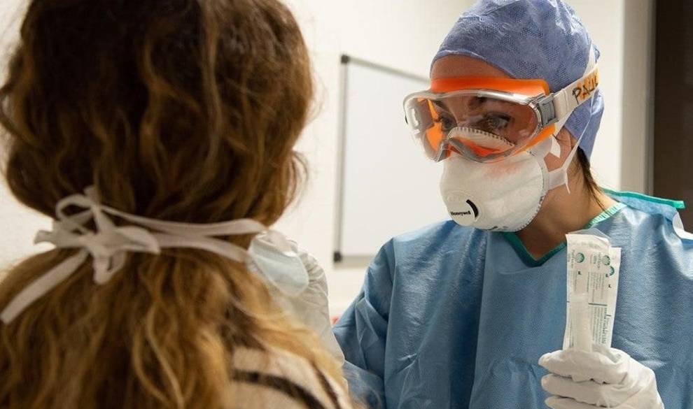 Si no tienes coronavirus, sientes que sobras en el hospital aunque te estés muriendo