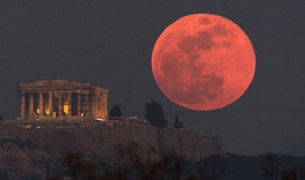 Prepárate para ver esta noche la magia de la luna de sangre más larga del siglo