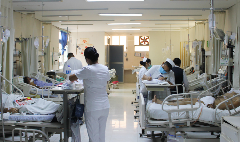 Los hospitales atienden cada vez a más personas con cosas atascadas en el ano