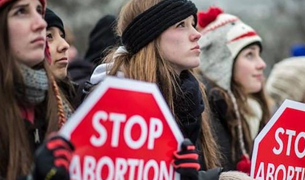 Chile gana a España en la carrera a favor del aborto