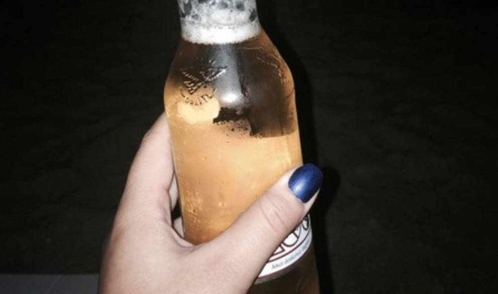 El error que cometes si bebes alcohol para sentirte más relajado