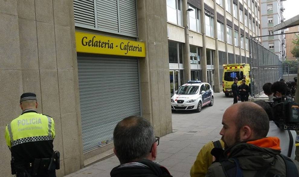 Estudiante Mata Con Un Machete Y Ballesta A Un Profesor En Un Colegio De Barcelona