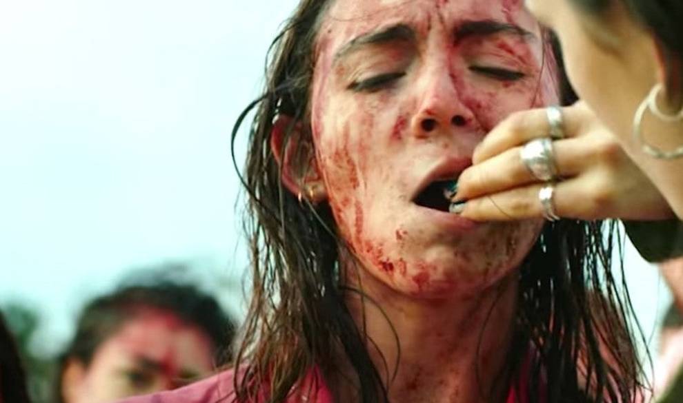 Hemos ido a ver 'Crudo' y es tan sangrienta, asquerosa y magistral como cuentan