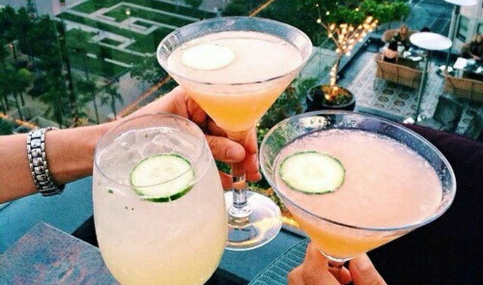 3 Sencillos Cócteles Que Te Convertirán En El Dios De Cualquier Fiesta