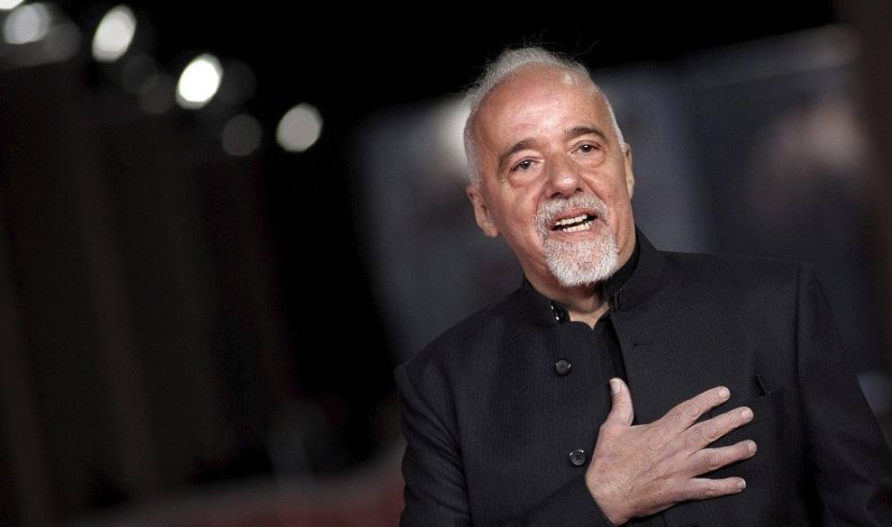 El brutal cabreo de Paulo Coelho cuando le dicen que no se puede ser hippie y multimillonario