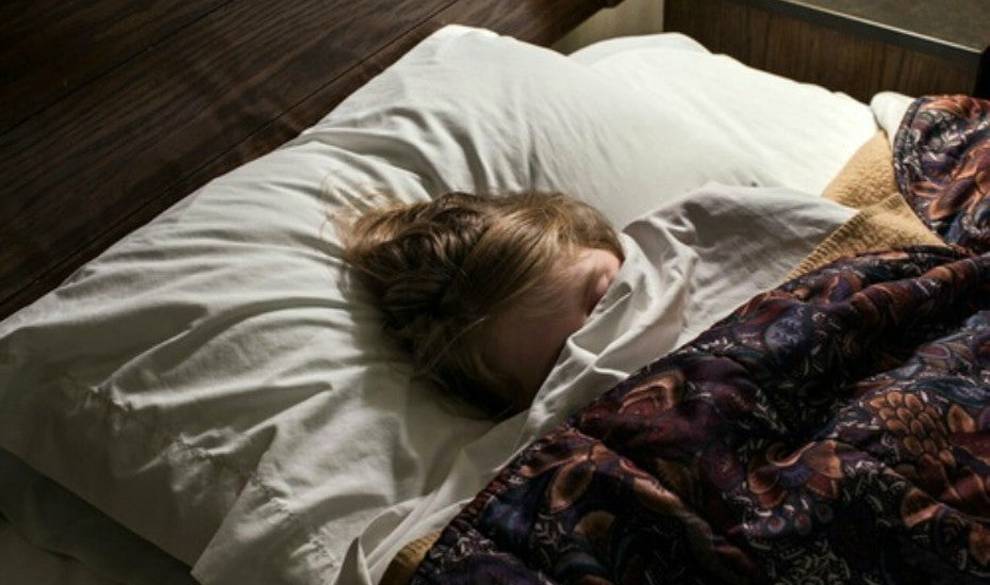 La almohada que te despierta con 'mimitos' para que estés de buen humor por las mañanas