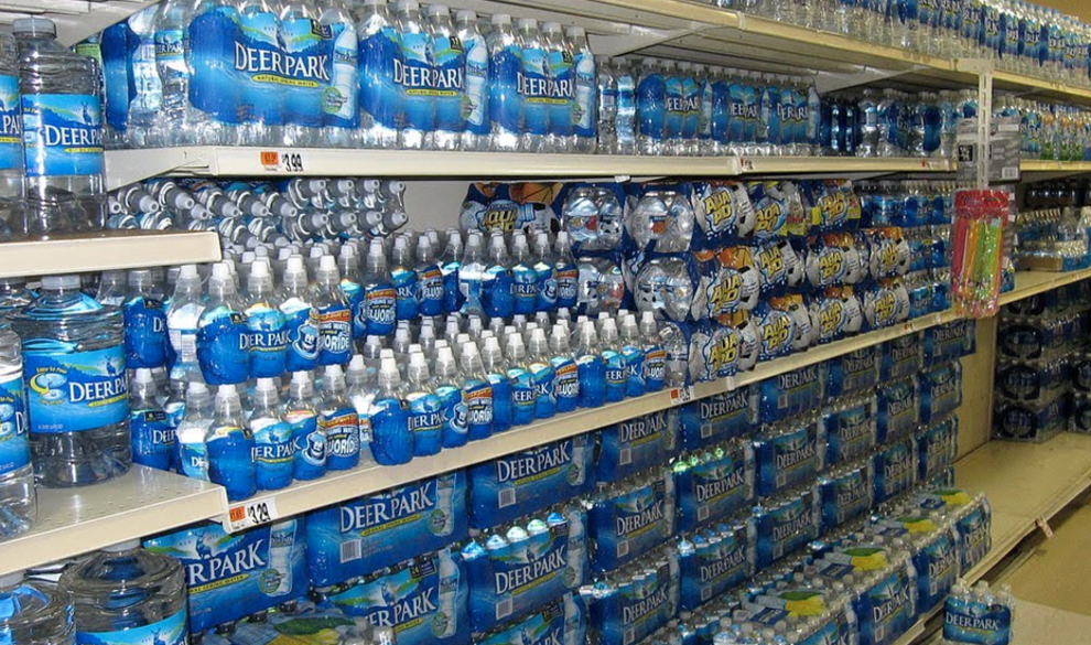 Casi toda el agua que compramos ha sido obtenida de manera ilegal