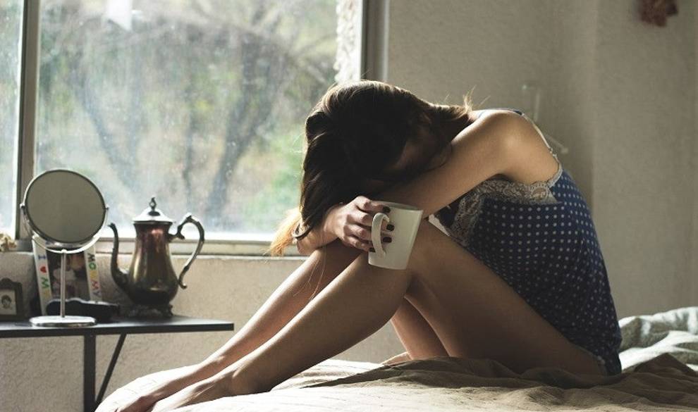 Un psicólogo te explica los 4 pasos para superar la adicción a tu ex