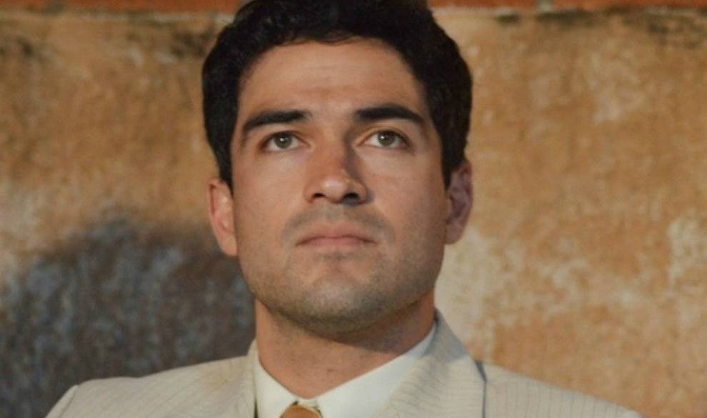 Su Primera Misión Como Espía Fue Seducir A La Secretaria Del Hombre Al Que Tenía Que Matar