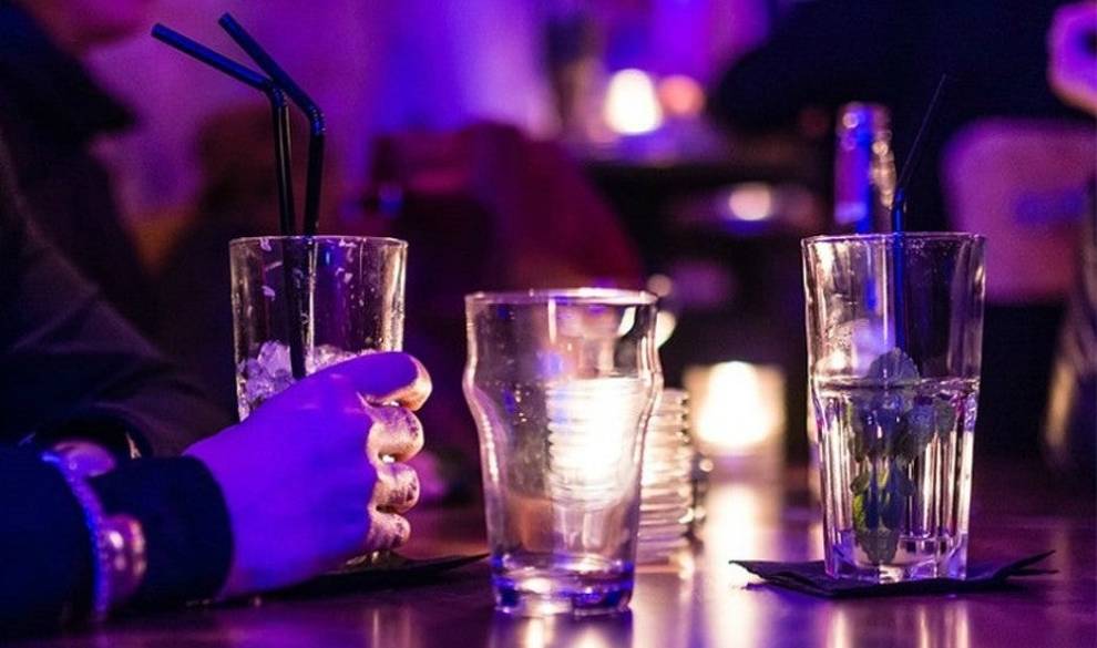 Una Erasmus violada en España inventa una servilleta que detecta drogas en las bebidas