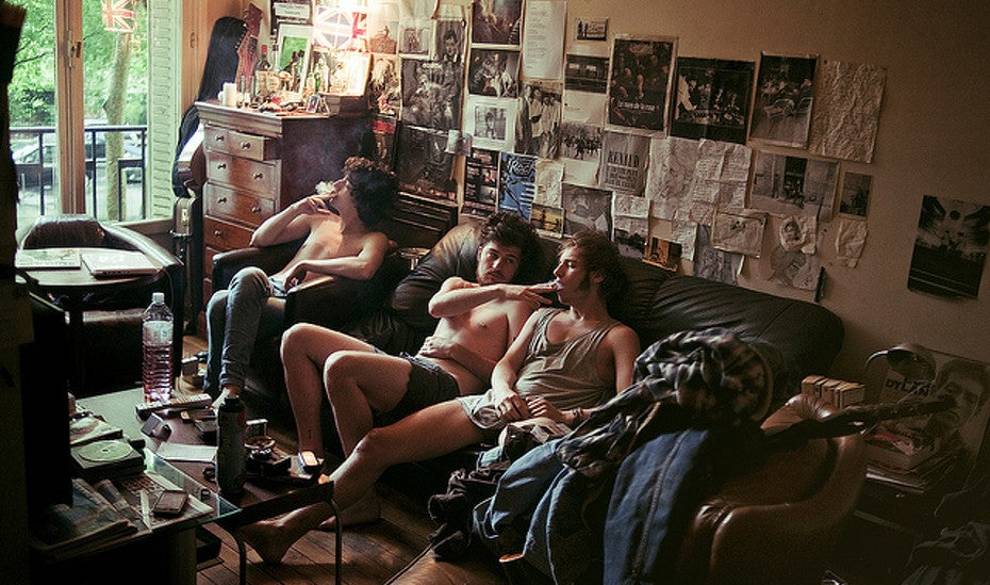 8 cosas por las que todos pagaríamos a un amigo mensajero con tal de no movernos