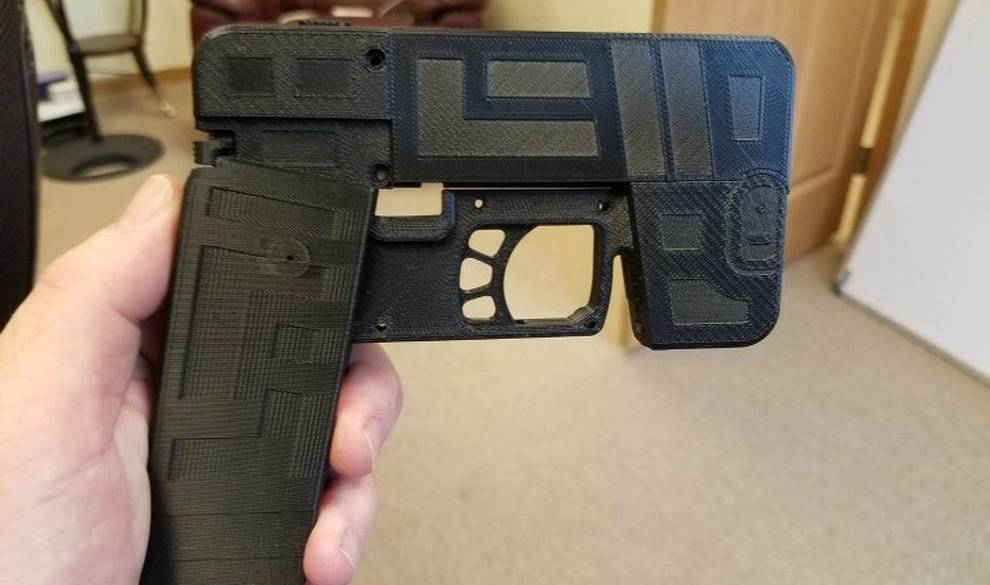 El Inventor De La 'Pistola Iphone' Nos Cuenta Por Qué Deberíamos Llevar Una
