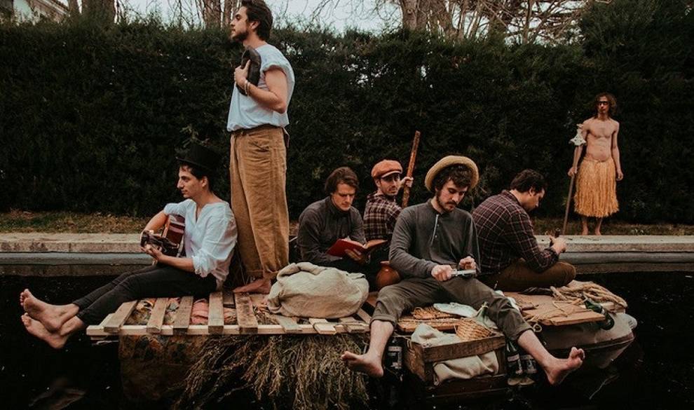 Club del Río, el grupo de 7 amigos que ha cautivado a miles de personas con su optimismo