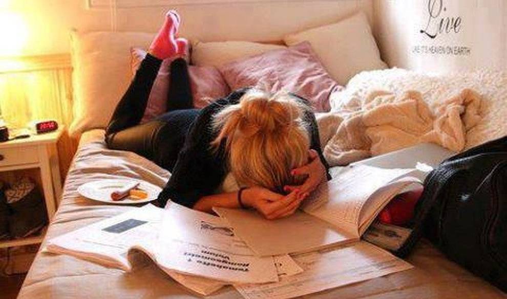 8 Cosas Que Todos Hacemos Cuando Tenemos Que Estudiar