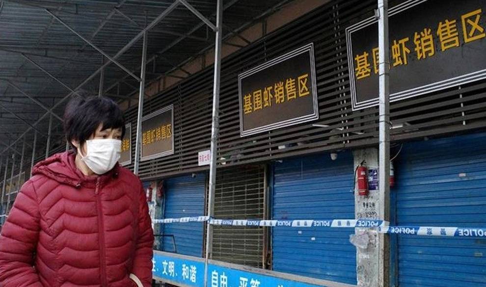 Personas atrapadas en Wuhan cuentan cómo el coronavirus ha convertido su ciudad en una prisión