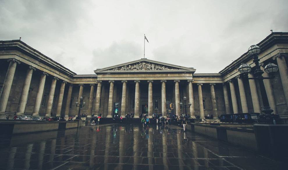 Quiénes son los fantasmas que 'aparecen' por la noche en el British Museum