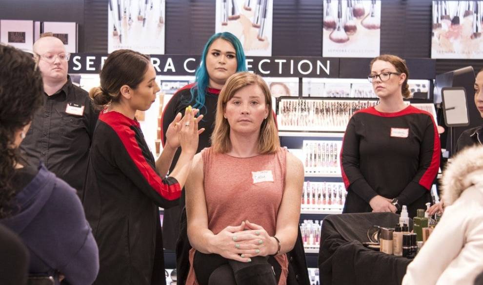 Sephora ofrece clases de maquillaje gratis a personas transgénero
