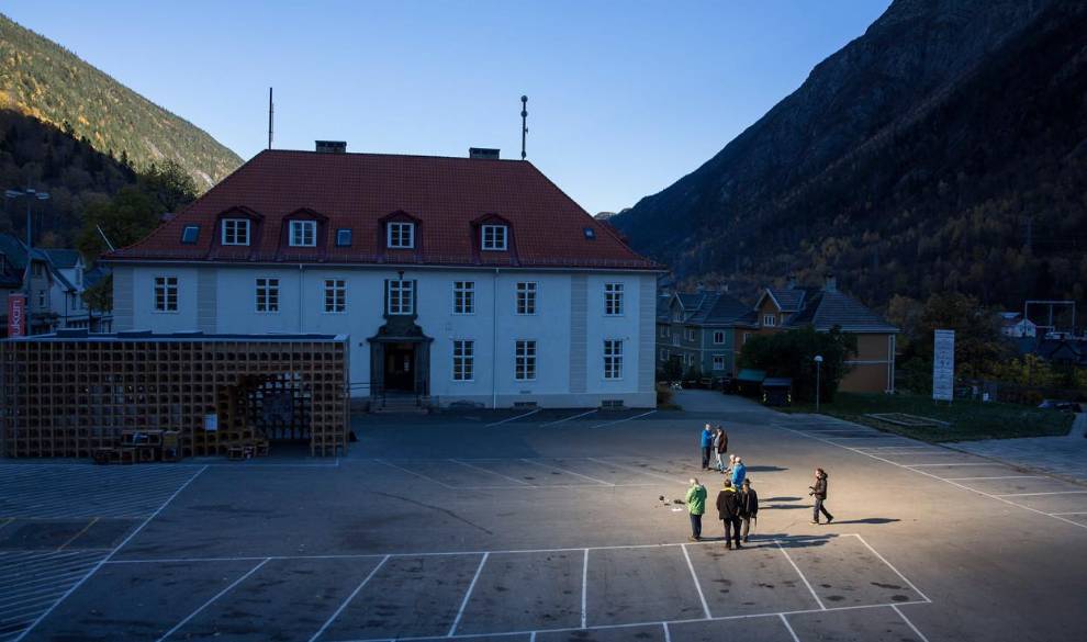 El extraordinario pueblo al que nunca llega la luz del sol