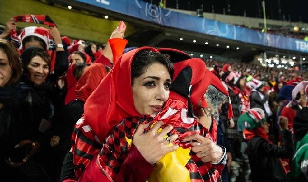 $!Las mujeres iraníes que se visten de hombres para poder ver un partido de fútbol