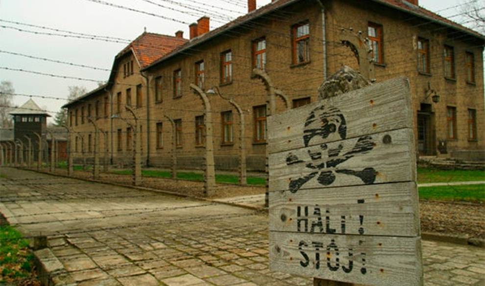$!El 'tatuador de Auschwitz' y su historia de amor con una prisionera a la que marcó la piel