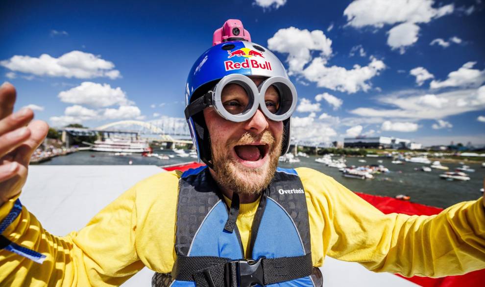 $!Event Participants compete at Red Bull Flugtag in Cincinnati, Ohio, USA on August 12, 2023. // Chris Tedesco / Red Bull Content Pool // SI202308130108 // Usage for editorial use only //