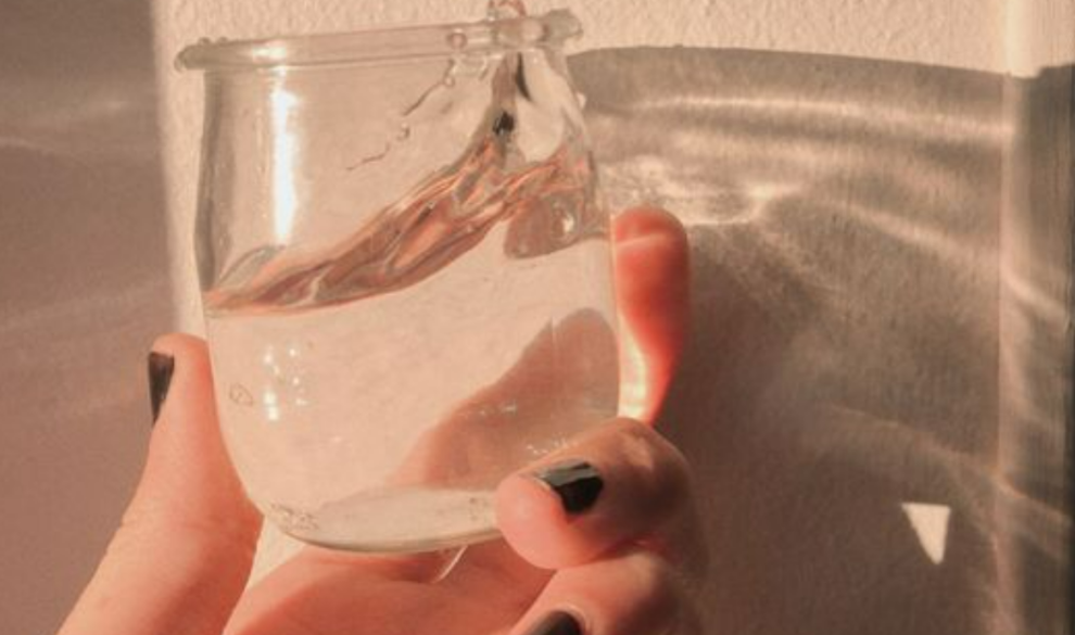Beber dos litros de agua: ¿el secreto definitivo para tener un squirt?