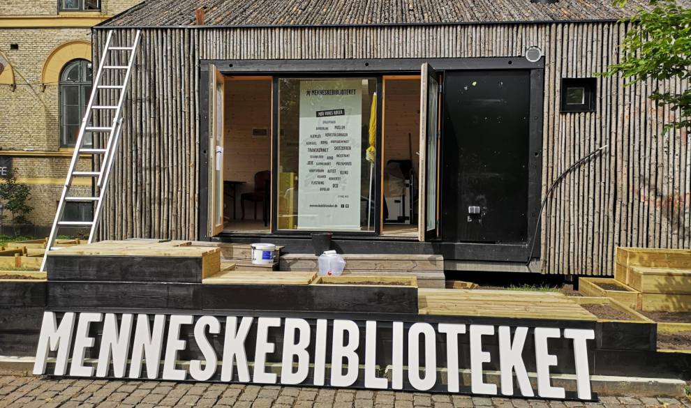En Dinamarca existe la biblioteca humana: alquilas personas para que te cuenten cosas