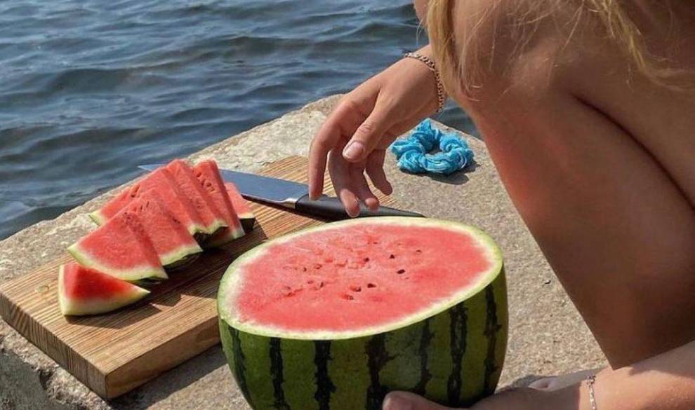 Así debería ser tu dieta durante las olas de calor