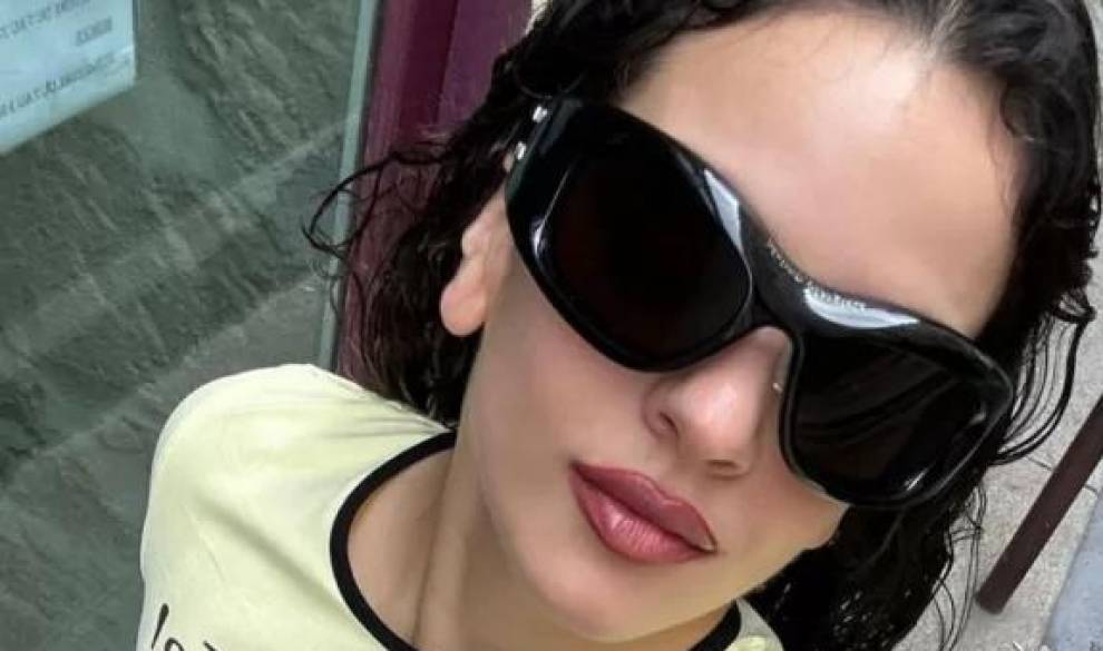 Rosalía y su ‘lip combo’: pasos para conseguir este maquillaje de labios viral