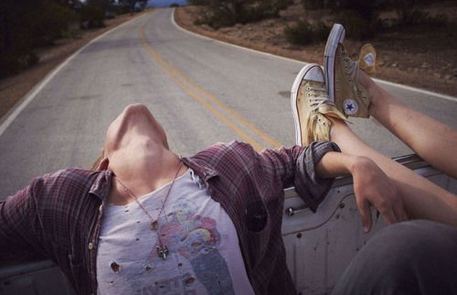 21 Temazos Para Huir De Todo Y Cantar Fuerte En Tu Viaje En Coche